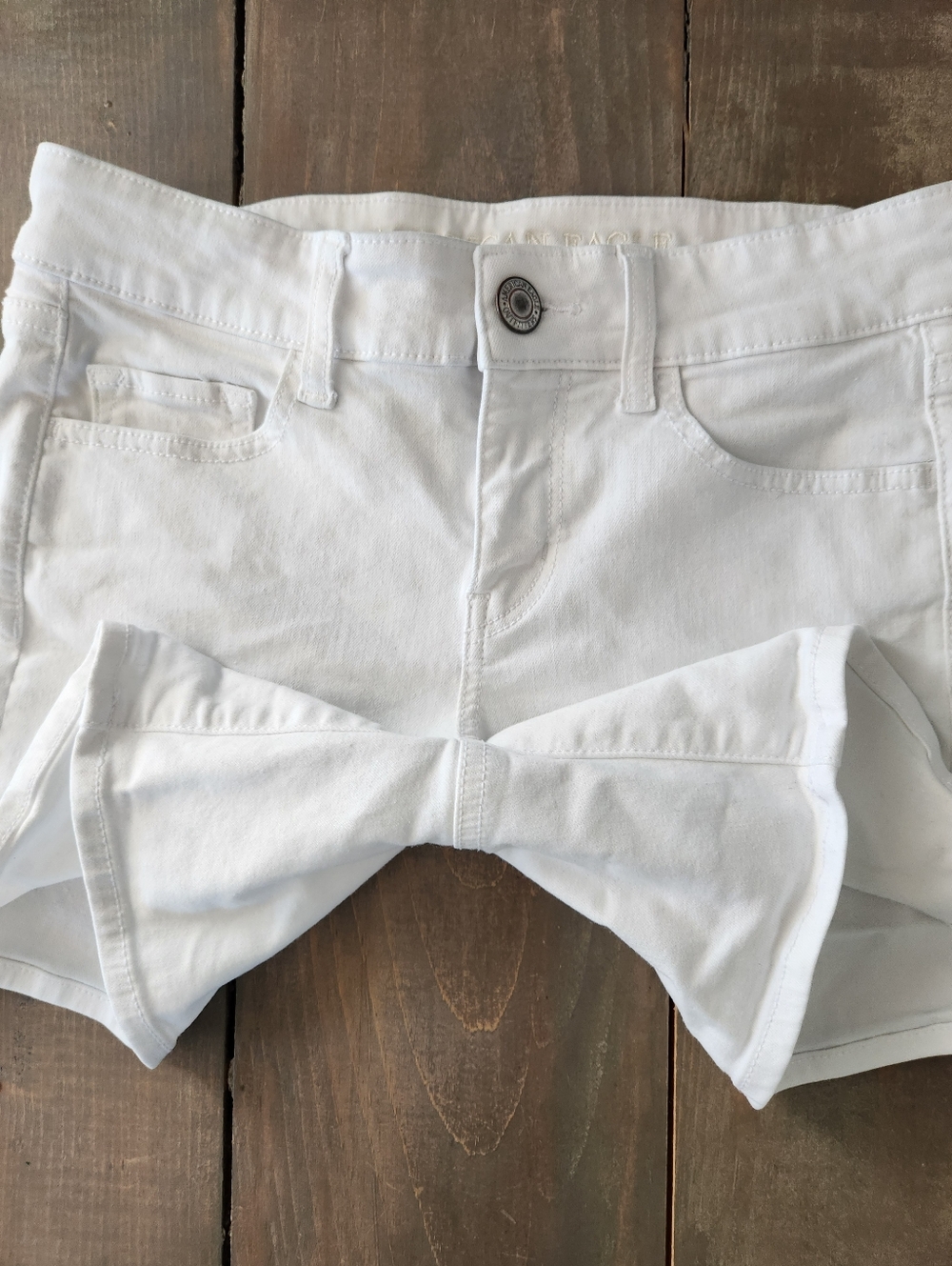 American Eagle Denim Mid Rise Shorts - Size 4 - Picture 2 of 9